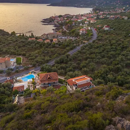 Ξενοδοχείο με διαμερίσματα παλατάκι Καρδαμύλη