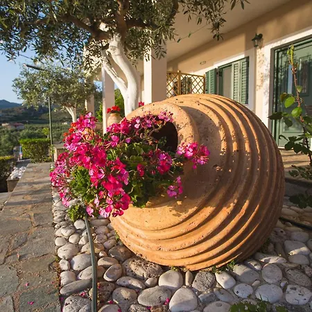 Lejlighedshotel Palataki 4*