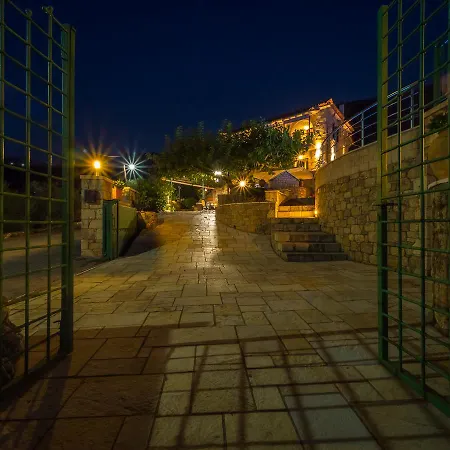 Apart-hotel Palataki 4*