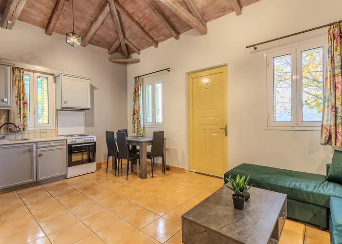 Palataki 4*
